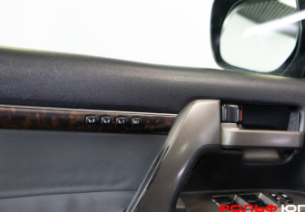 Подержанный автомобиль Toyota Land Cruiser Suv 2010 года (19 фото)