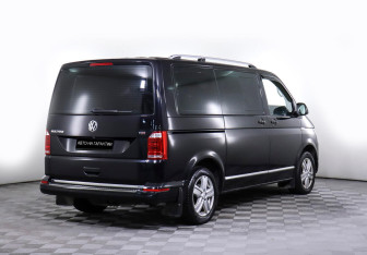 Подержанный автомобиль Volkswagen Multivan 2015 года (5 фото)