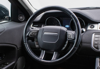 Подержанный автомобиль Land Rover Range Rover Evoque 2017 года (15 фото)