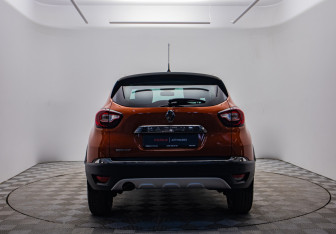 Подержанный автомобиль Renault Kaptur 2019 года (6 фото)