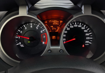 Подержанный автомобиль Nissan Juke 2013 года (13 фото)