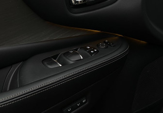 Подержанный автомобиль Nissan Murano Suv 2020 года (21 фото)