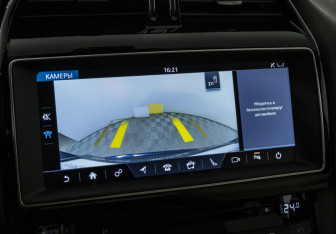 Подержанный автомобиль Jaguar F-Pace 2016 года (15 фото)