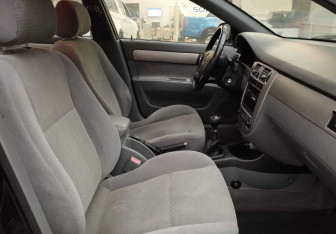 Подержанный автомобиль Chevrolet Lacetti Sedan 2008 года (10 фото)