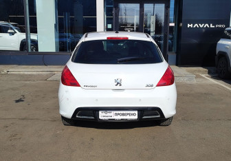 Подержанный автомобиль Peugeot 308 Hatchback 2008 года (6 фото)