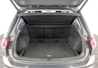 Подержанный автомобиль Volkswagen Tiguan 2021 года (10 фото)