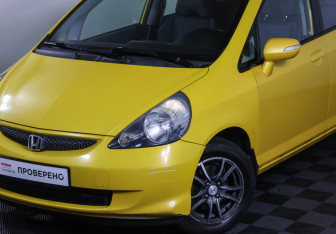 Подержанный автомобиль Honda Jazz 2006 года (20 фото)
