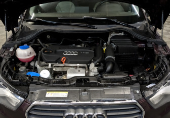 Подержанный автомобиль Audi A1 2012 года (9 фото)