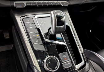 Подержанный автомобиль Geely Atlas Pro 2022 года (27 фото)