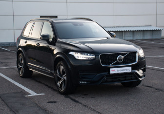 Подержанный автомобиль Volvo XC90 2019 года (3 фото)