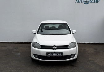 Подержанный автомобиль Volkswagen Golf Plus 2011 года (2 фото)