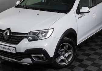 Подержанный автомобиль Renault Logan Sedan 2022 года (23 фото)