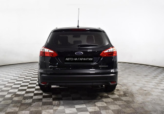 Подержанный автомобиль Ford Focus Wagon 2014 года (4 фото)