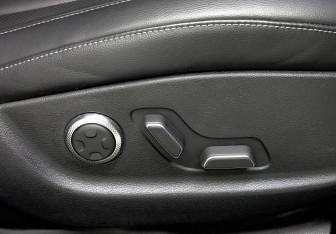 Подержанный автомобиль Genesis G80 2021 года (25 фото)