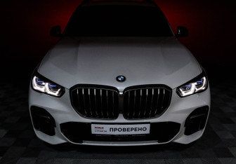 Подержанный автомобиль BMW X5 2021 года (20 фото)