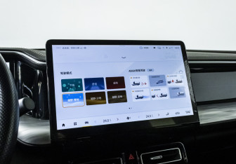 Подержанный автомобиль GAC GS8 2023 года (17 фото)