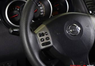 Подержанный автомобиль Nissan Tiida Hatchback 2008 года (16 фото)