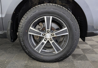 Подержанный автомобиль Hyundai Santa Fe 2011 года (12 фото)