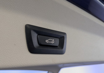 Подержанный автомобиль BMW X3 2020 года (10 фото)