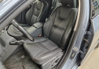 Подержанный автомобиль Volvo V60 Cross Country 2018 года (20 фото)