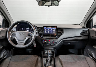 Подержанный автомобиль Hyundai Solaris Sedan 2020 года (14 фото)