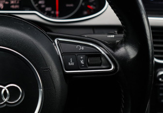 Подержанный автомобиль Audi A4 Sedan 2014 года (20 фото)