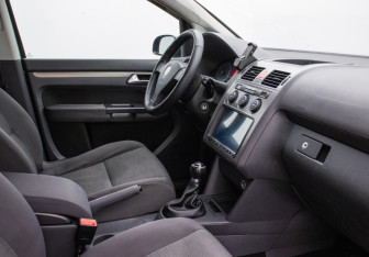 Подержанный автомобиль Volkswagen Touran 2008 года (9 фото)