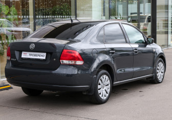 Подержанный автомобиль Volkswagen Polo Sedan 2013 года (5 фото)