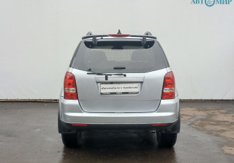 Подержанный автомобиль SsangYong Rexton 2010 года (6 фото)
