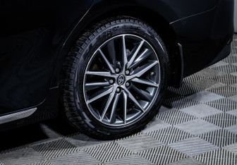 Подержанный автомобиль Toyota Camry Sedan 2023 года (15 фото)