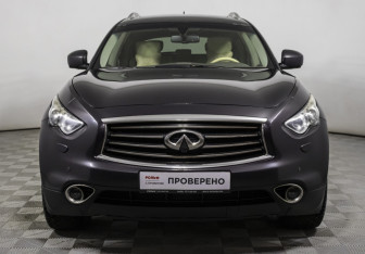 Подержанный автомобиль Infiniti QX70 2015 года (2 фото)