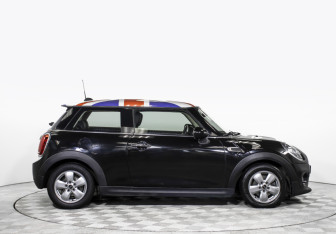 Подержанный автомобиль MINI Hatch 2019 года (4 фото)