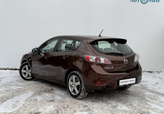 Подержанный автомобиль Mazda 3 Hatchback 2013 года (7 фото)