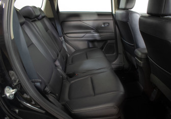 Подержанный автомобиль Mitsubishi Outlander 2012 года (10 фото)