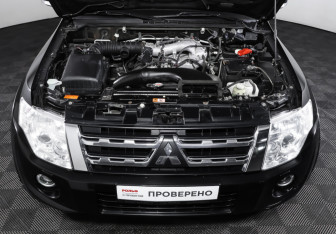Подержанный автомобиль Mitsubishi Pajero 2014 года (9 фото)