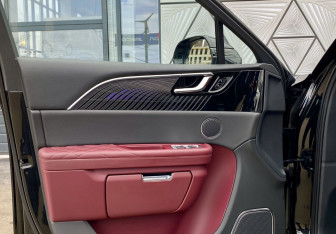Подержанный автомобиль Hongqi E-HS9 2021 года (23 фото)
