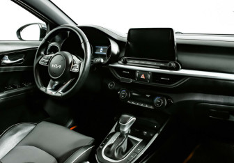 Подержанный автомобиль Kia Cerato Sedan 2021 года (9 фото)