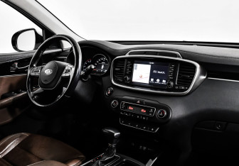 Подержанный автомобиль Kia Sorento 2019 года (9 фото)