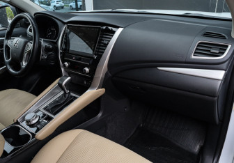 Подержанный автомобиль Mitsubishi Pajero Sport 2020 года (7 фото)