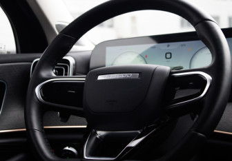 Подержанный автомобиль Jaecoo J8 2024 года (13 фото)