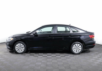 Подержанный автомобиль Volkswagen Jetta Sedan 2019 года (3 фото)