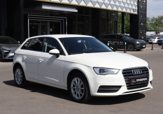 Подержанный автомобиль Audi A3 Hatchback 2013 года (3 фото)