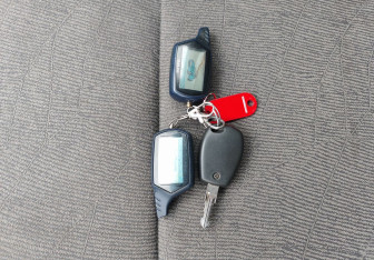 Подержанный автомобиль Renault Logan Sedan 2007 года (14 фото)