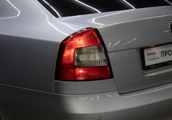 Подержанный автомобиль Skoda Octavia Liftback 2012 года (20 фото)