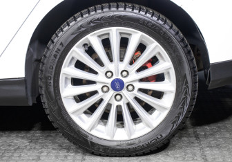 Подержанный автомобиль Ford Focus Hatchback 2017 года (24 фото)