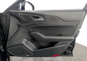 Подержанный автомобиль Hongqi H5 2022 года (25 фото)