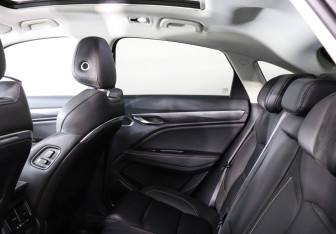 Подержанный автомобиль Geely Tugella 2022 года (12 фото)