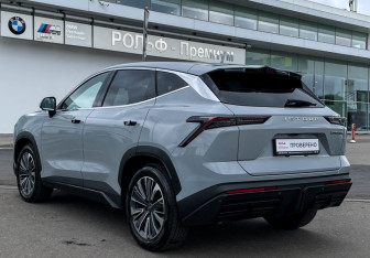 Подержанный автомобиль Jetour Dashing 2023 года (7 фото)
