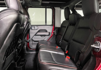 Подержанный автомобиль Jeep Wrangler 2021 года (10 фото)