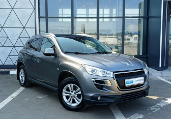 Подержанный автомобиль Peugeot 4008 2012 года (3 фото)